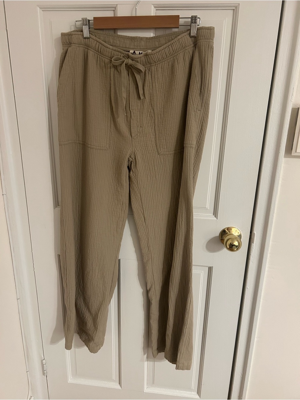 AMO Women’s Drawstring Joggers in Light Tan. NWT